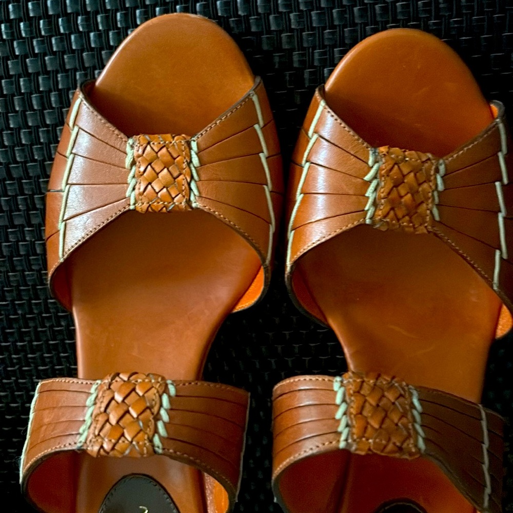 EUC Cole Haan Women's Tan Leather Sandals, Wedge, Sz 8.5 - Picture 4 of 17